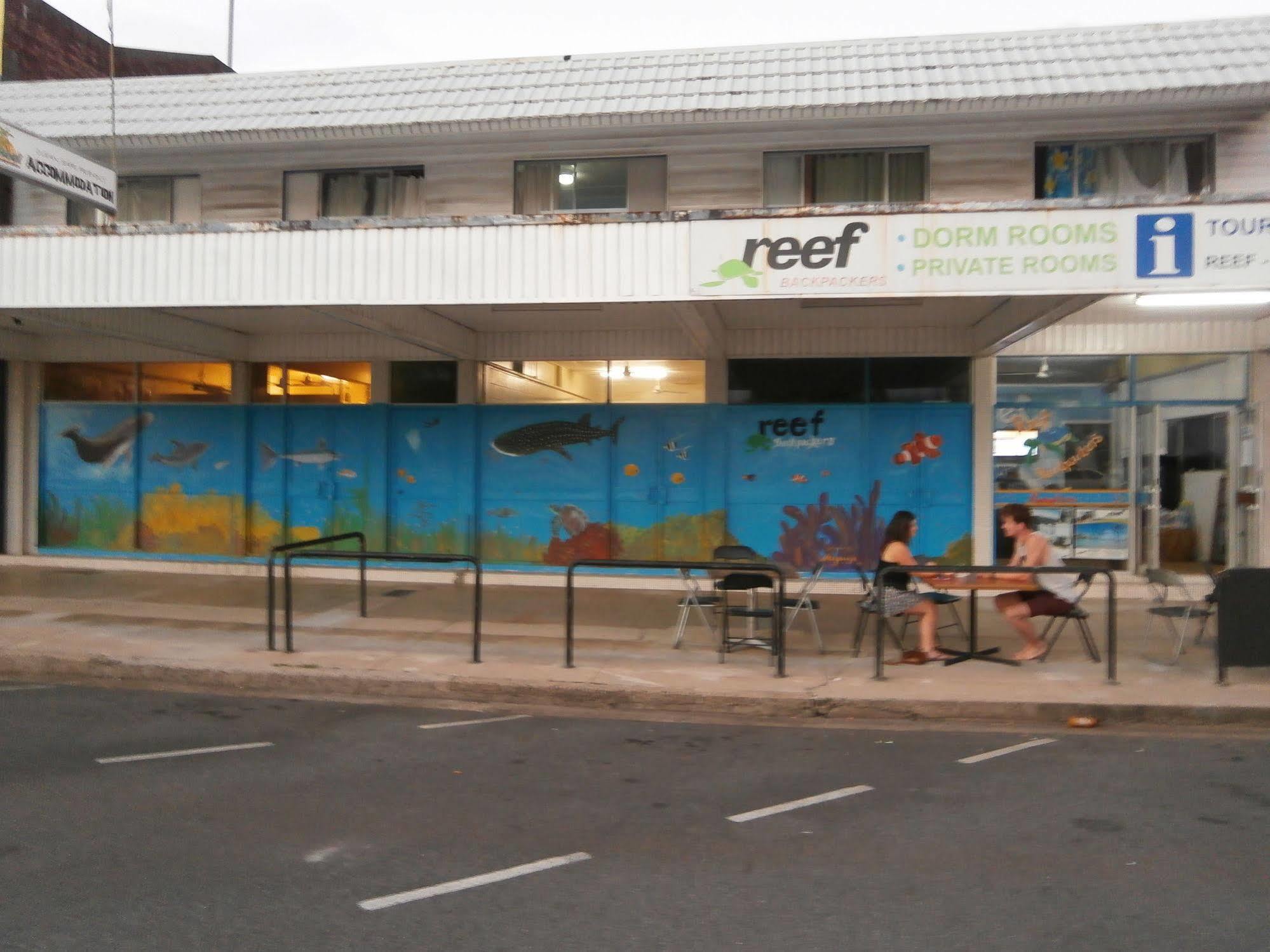 Reef Backpackers Hostel Cairns Exterior photo